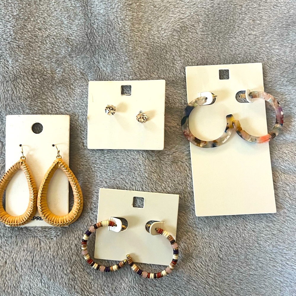 EXPRESS OLD NAVY Fashion HUGE lot earrings dangly plastic hoops studs crystal - Picture 2 of 3